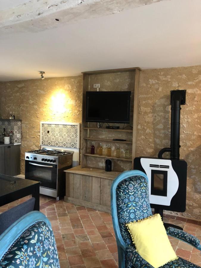 Вилла La Maison La Chapelle-Saint-Martin-en-Plaine Экстерьер фото